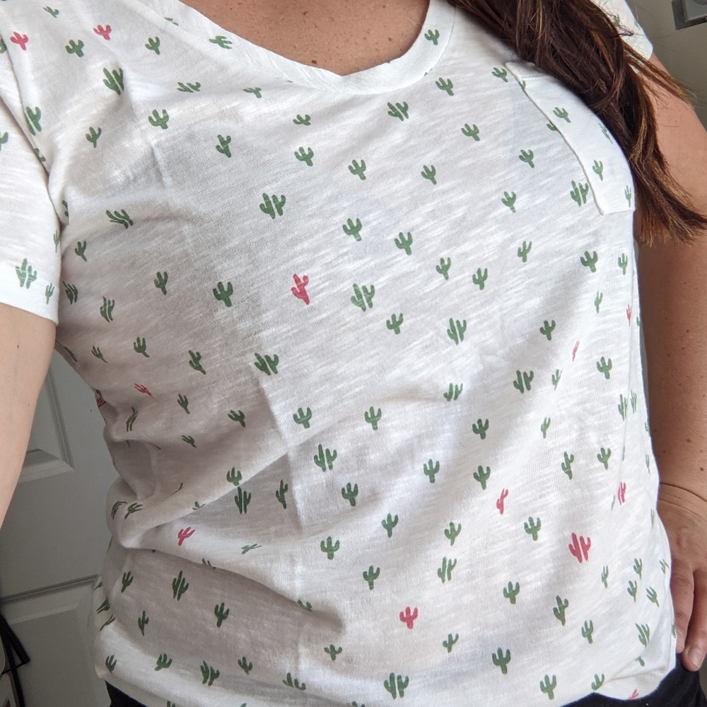 🆕🌿NORDSTROM CACTUS T-SHIRT🌿 - Picture 2 of 6